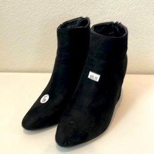 So Me black ankle boots size 6